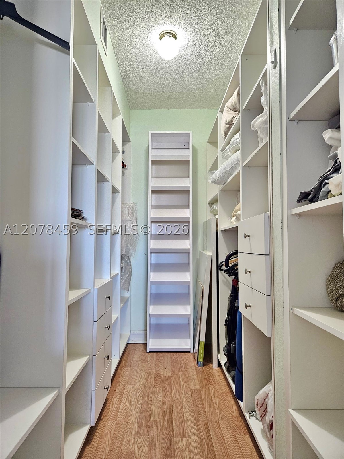 427 Golden Isles Dr 16e Property Photo 11