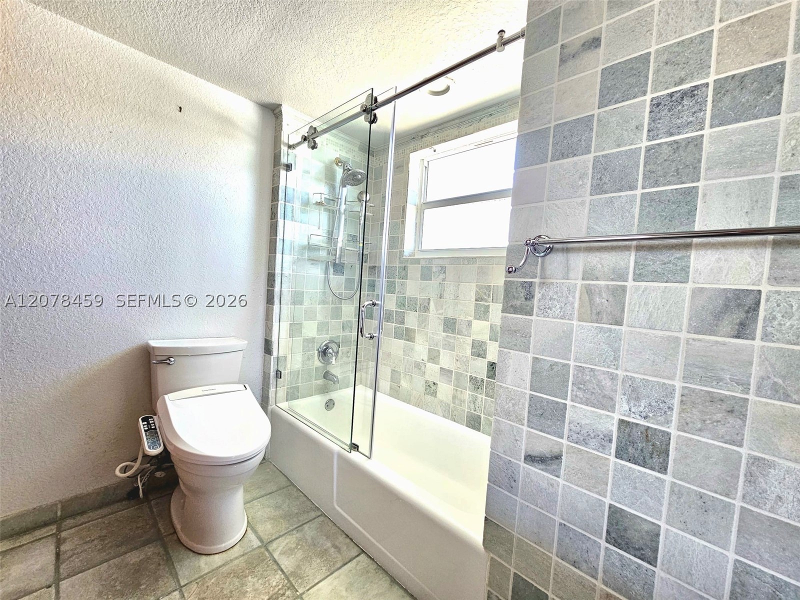427 Golden Isles Dr 16e Property Photo 13