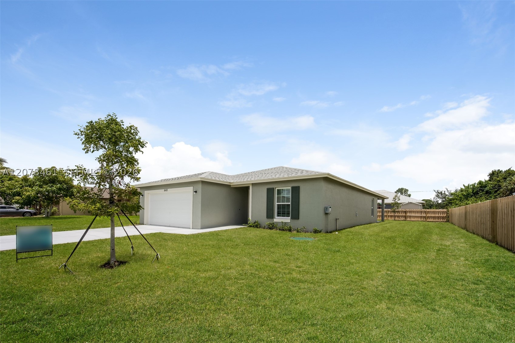 643 Sw Sail Ter Property Photo 2