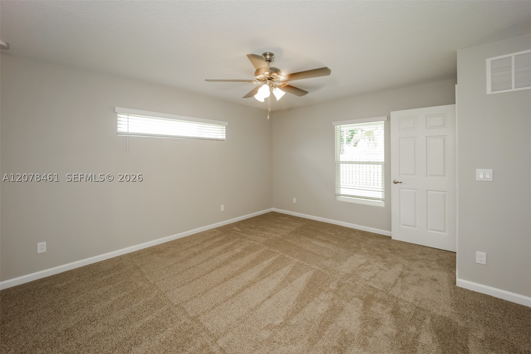 643 Sw Sail Ter Property Photo 8