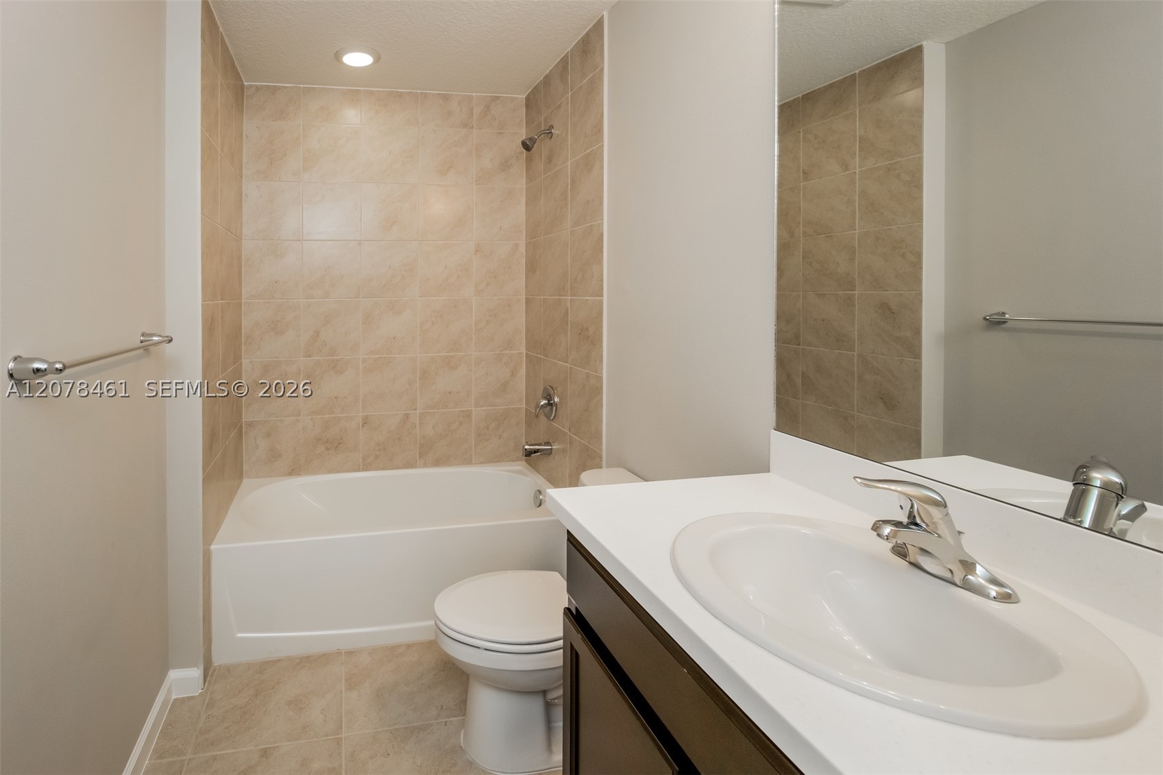 643 Sw Sail Ter Property Photo 12