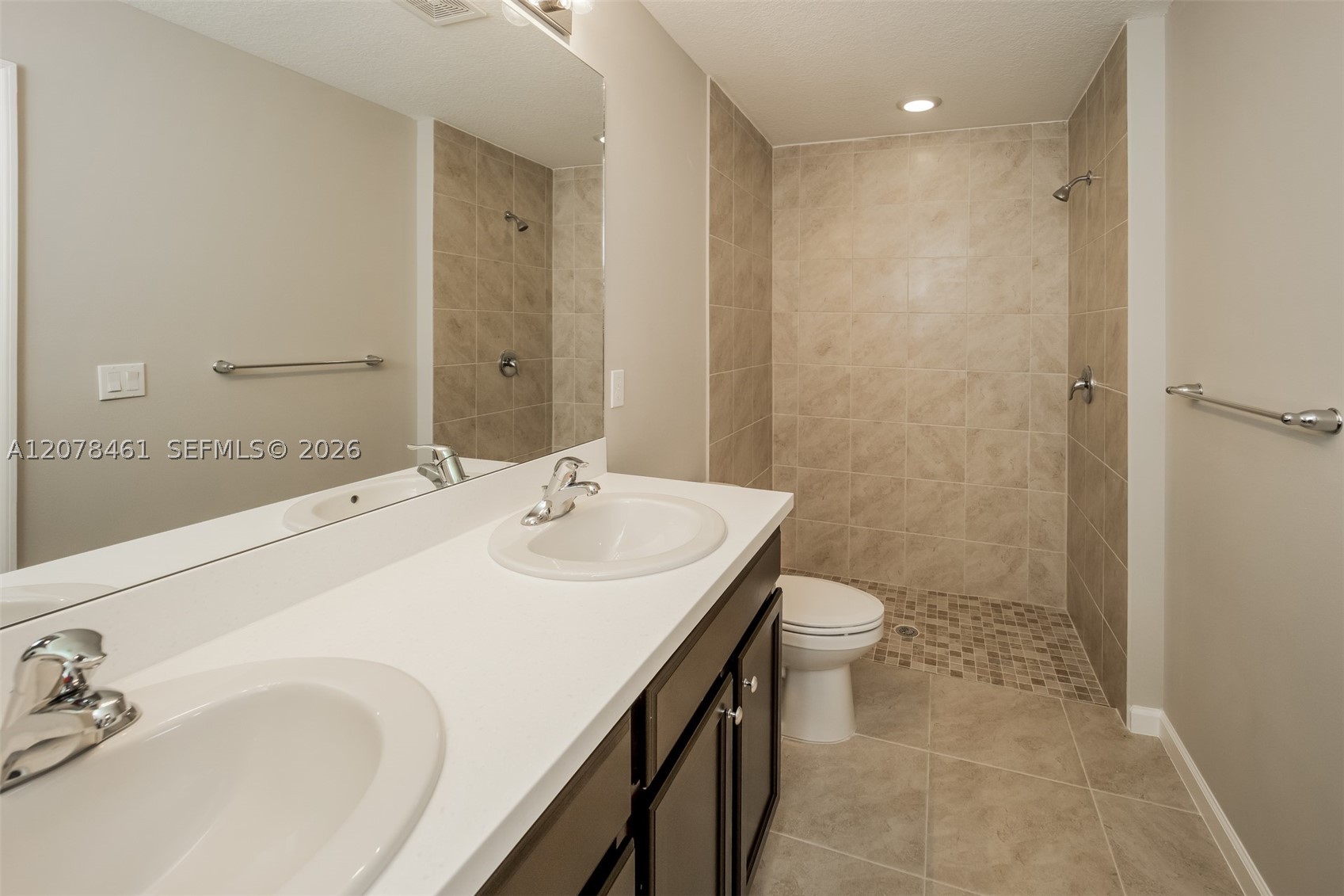 643 Sw Sail Ter Property Photo 13