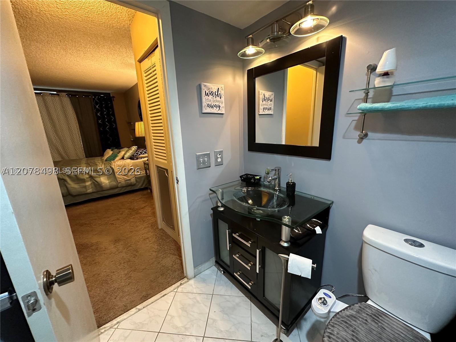 2741 Taft St 212 Property Photo 23