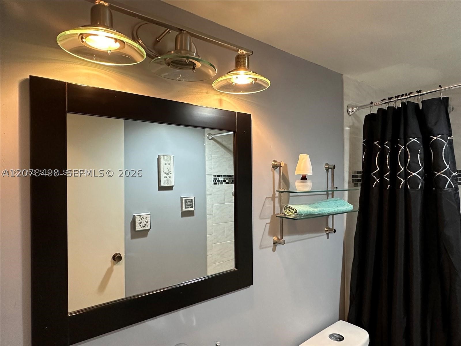 2741 Taft St 212 Property Photo 24