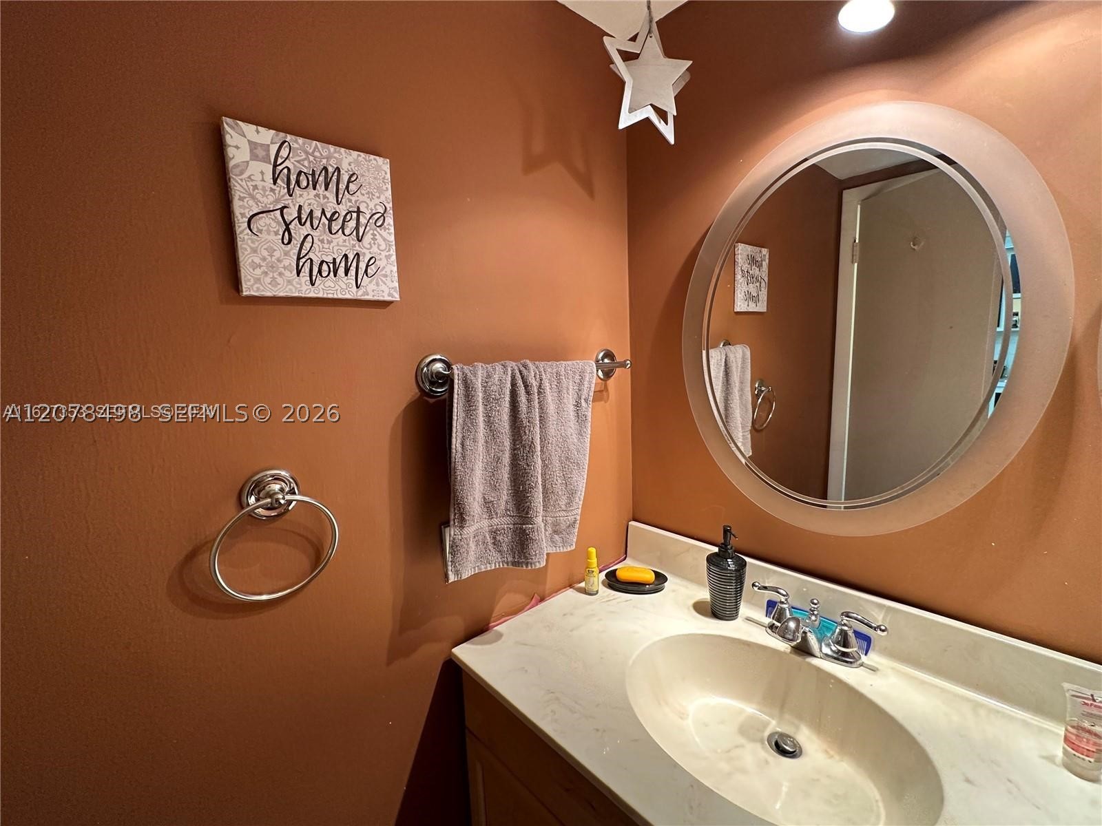 2741 Taft St 212 Property Photo 25