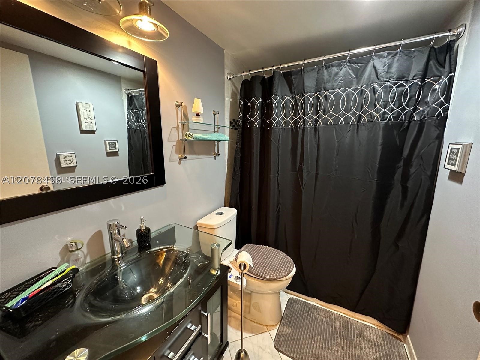 2741 Taft St 212 Property Photo 26