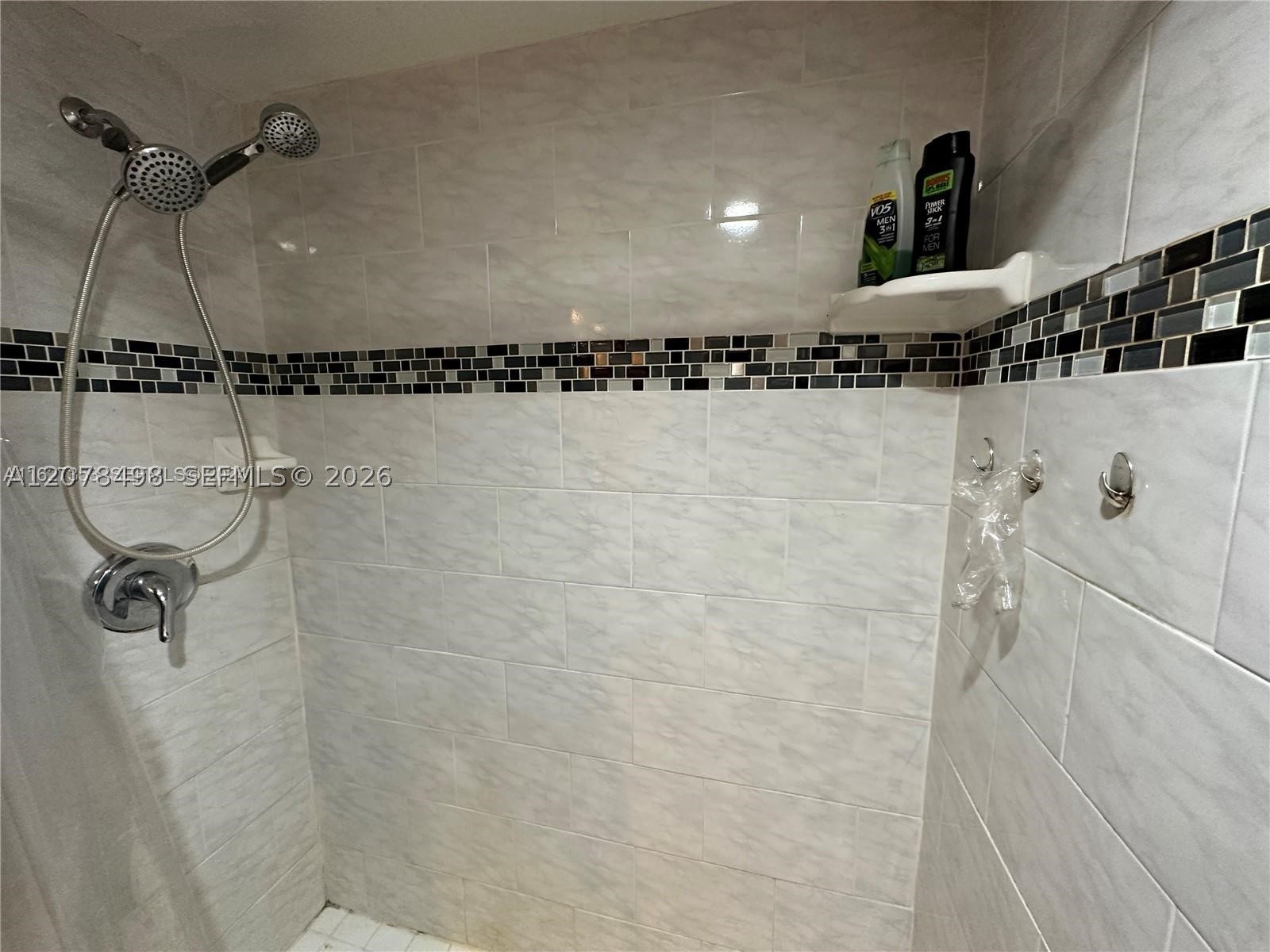 2741 Taft St 212 Property Photo 30