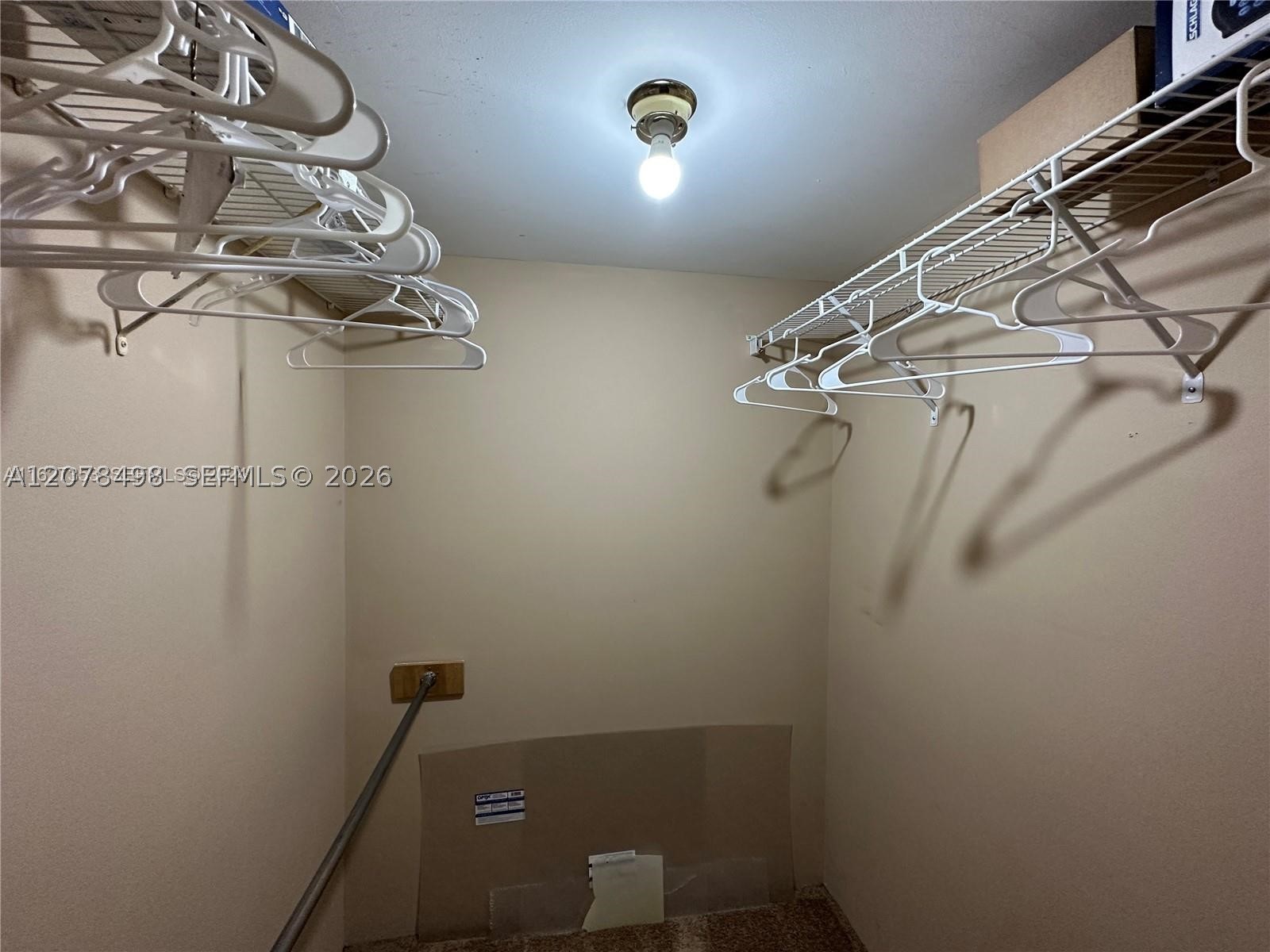 2741 Taft St 212 Property Photo 31