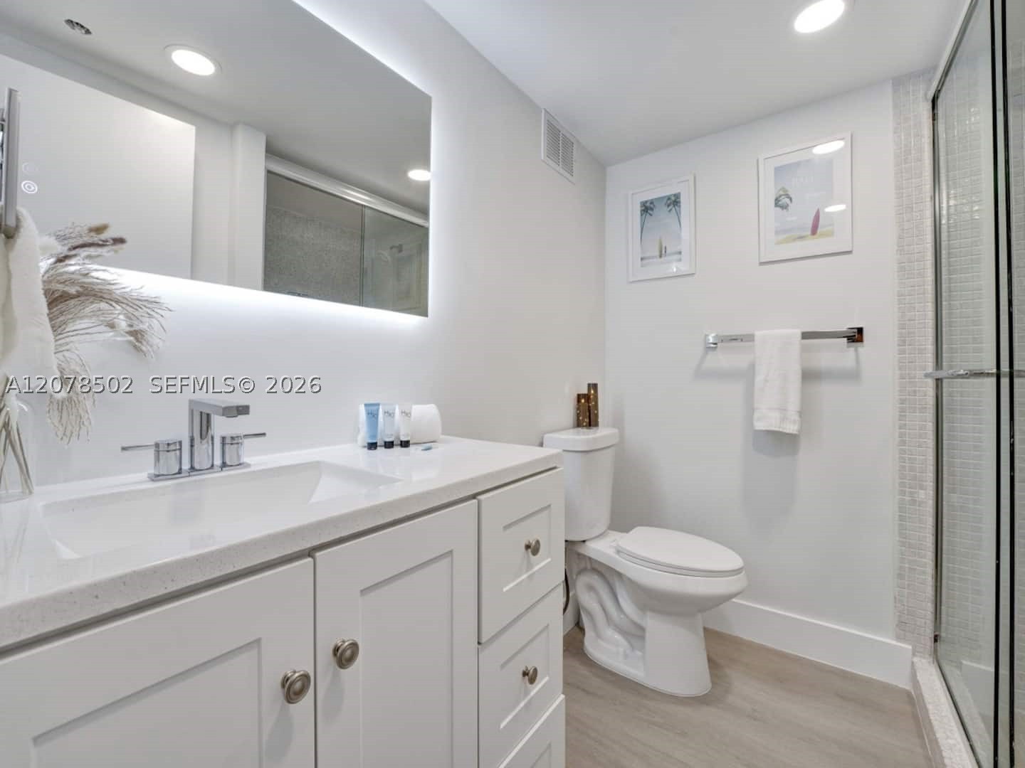 5225 Collins Ave 1516 Property Photo 13