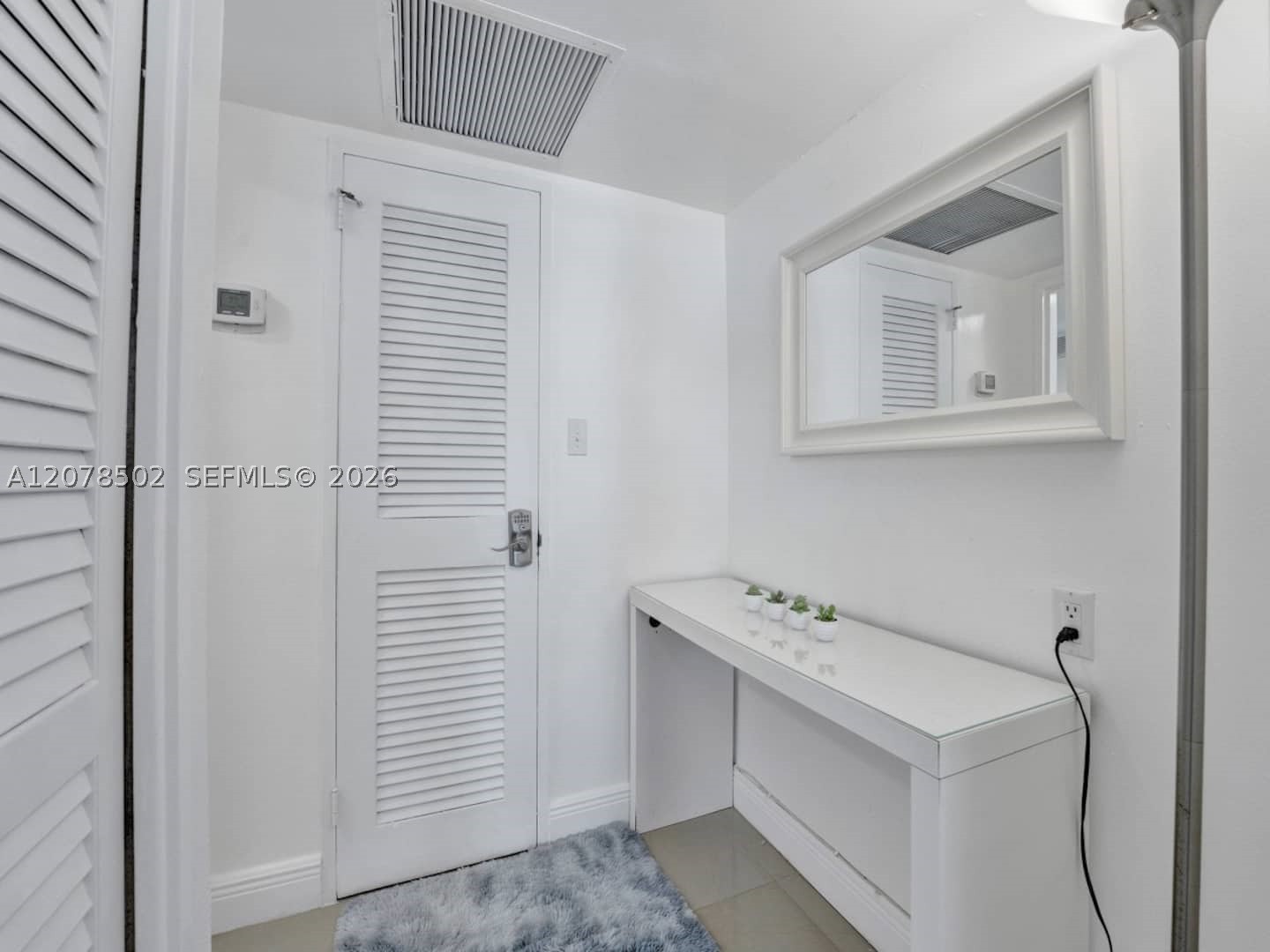5225 Collins Ave 1516 Property Photo 16