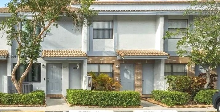 9835 Riverside Dr 7-39 Property Photo 20