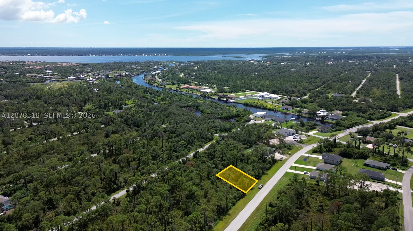 741 Biscayne Drive Property Photo 3