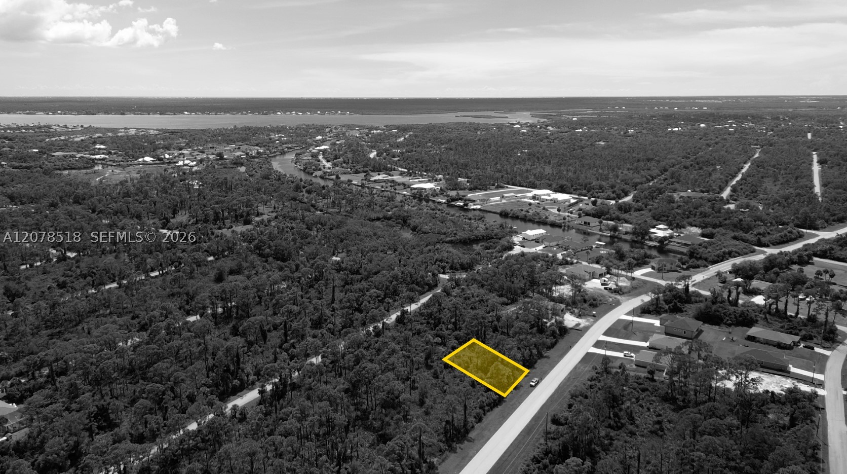 741 Biscayne Drive Property Photo 4