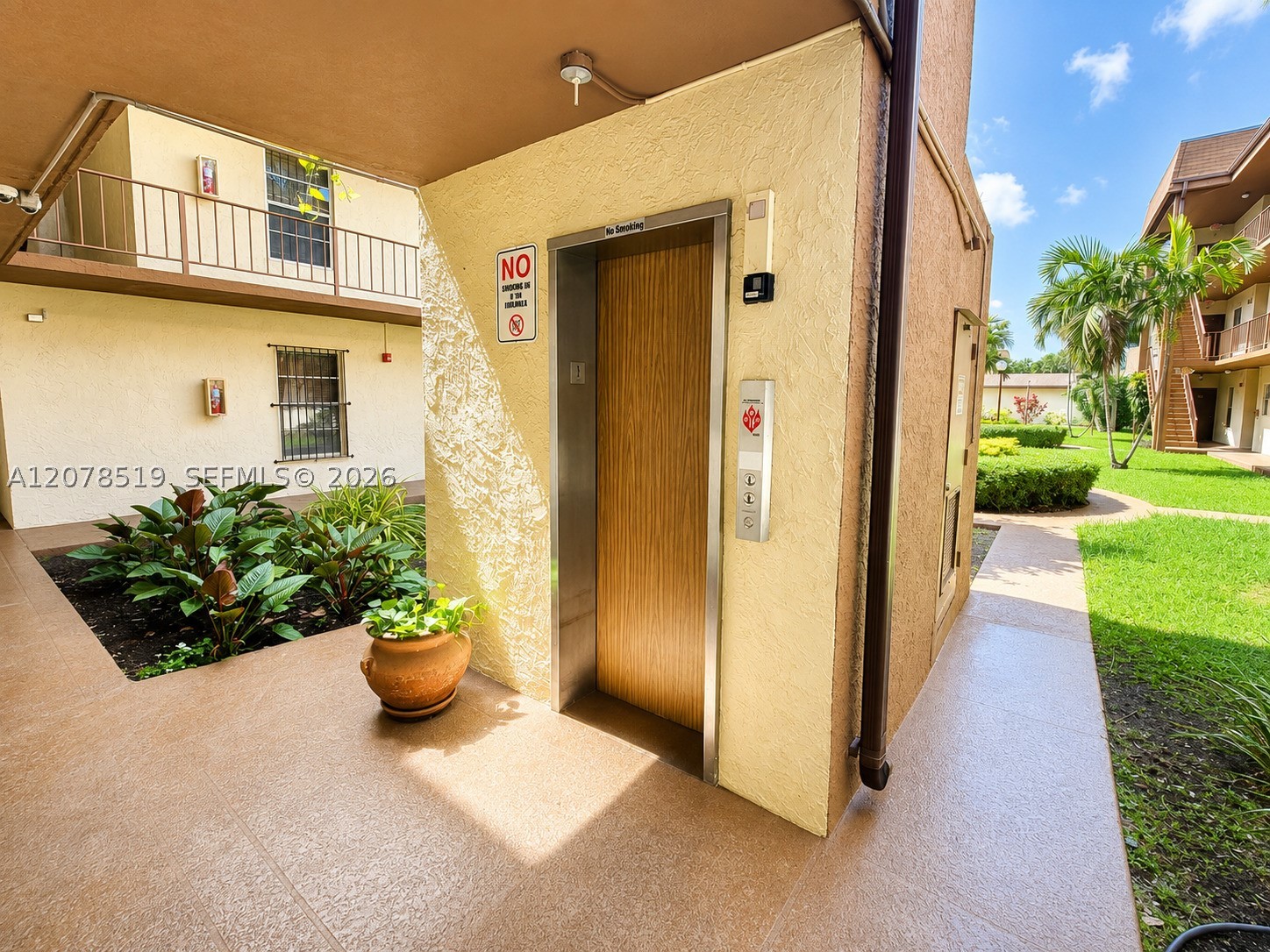 10850 W Flagler St D314 Property Photo 4
