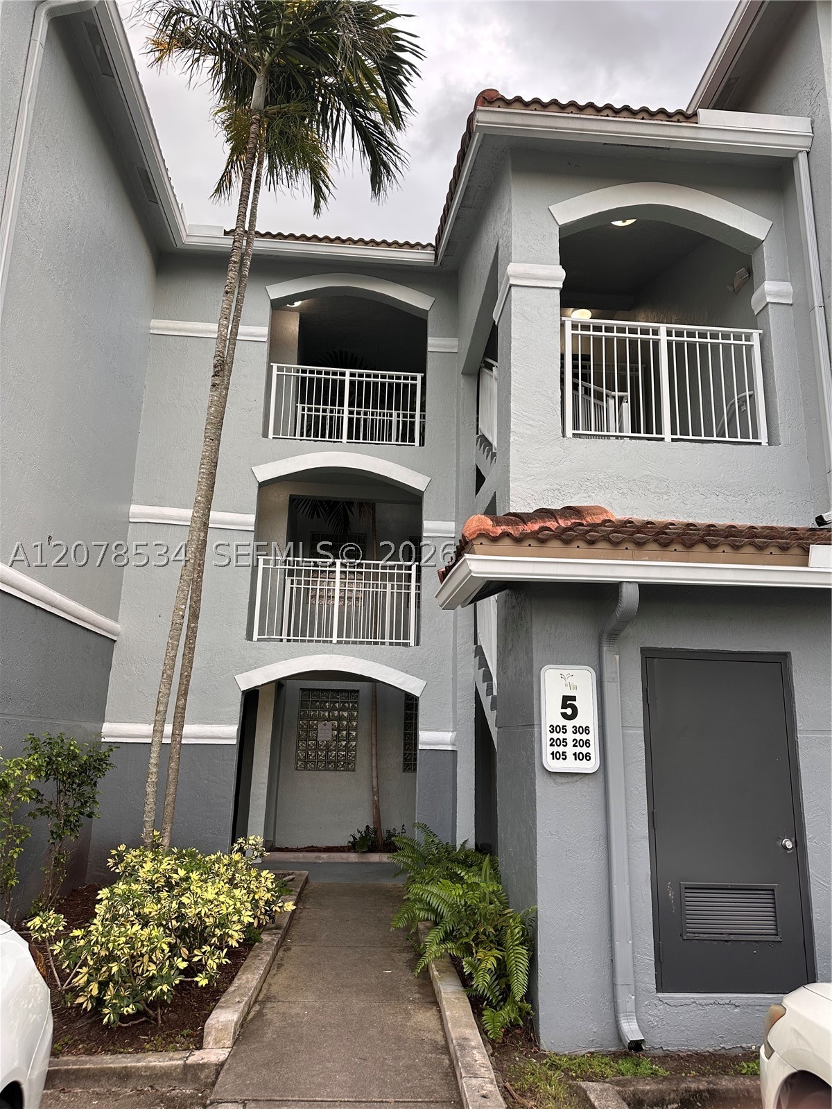 9640 NW 2nd St 5-306 Property Photo 1