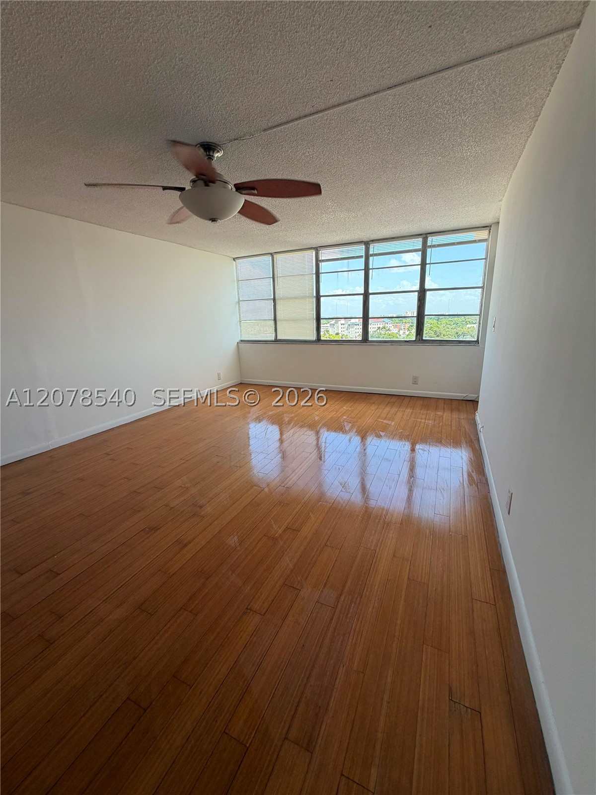 2025 Ne 164th St 1015 Property Photo 2