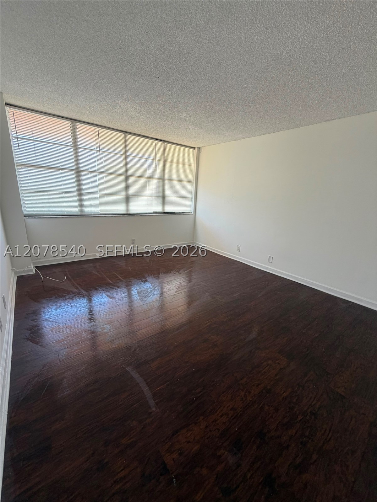 2025 Ne 164th St 1015 Property Photo 6