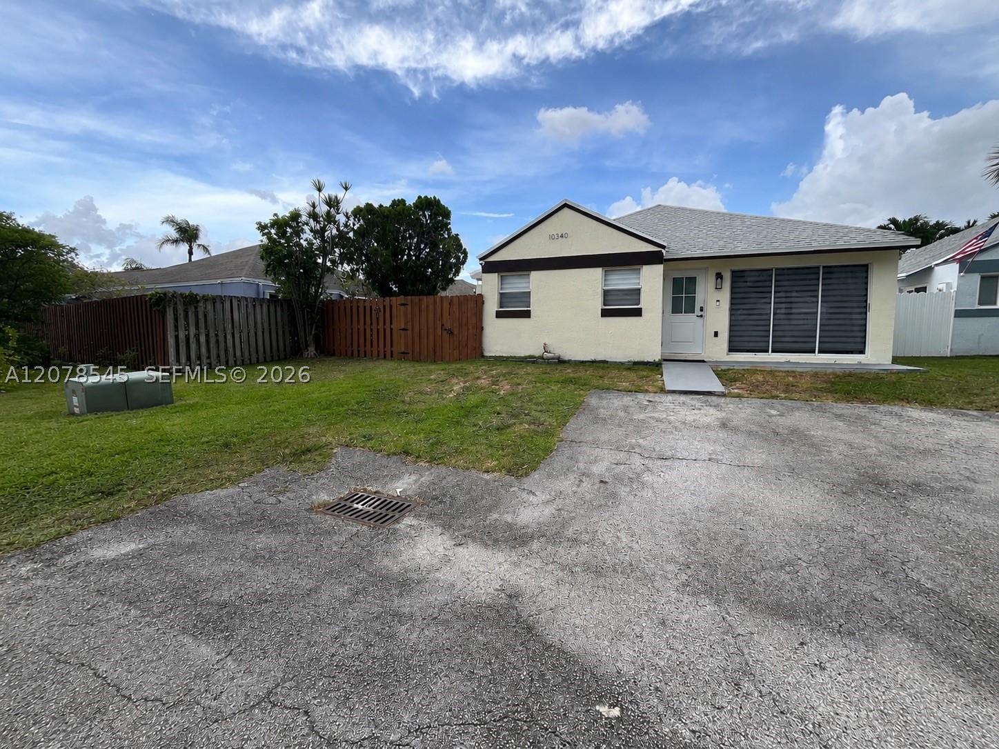 10340 Sw 207th St Property Photo 2