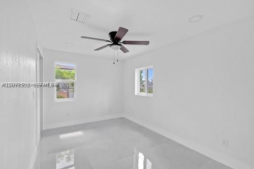 655 Sw 5th St Property Photo 8