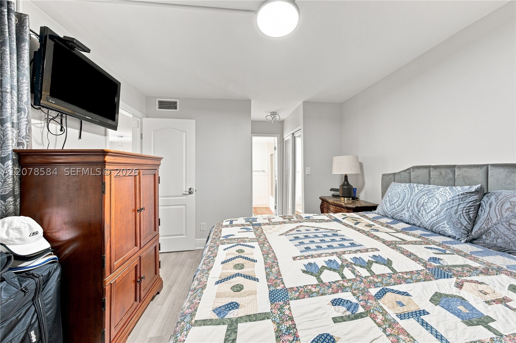 3199 Foxcroft Rd 104 Property Photo 12