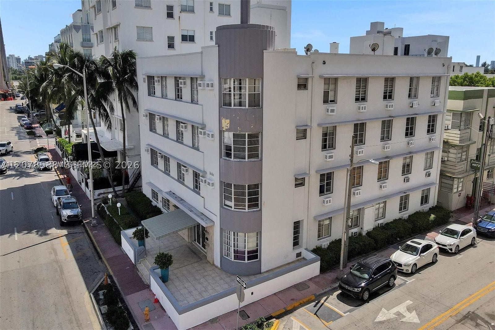 3030 Collins Ave 4B Property Photo 1