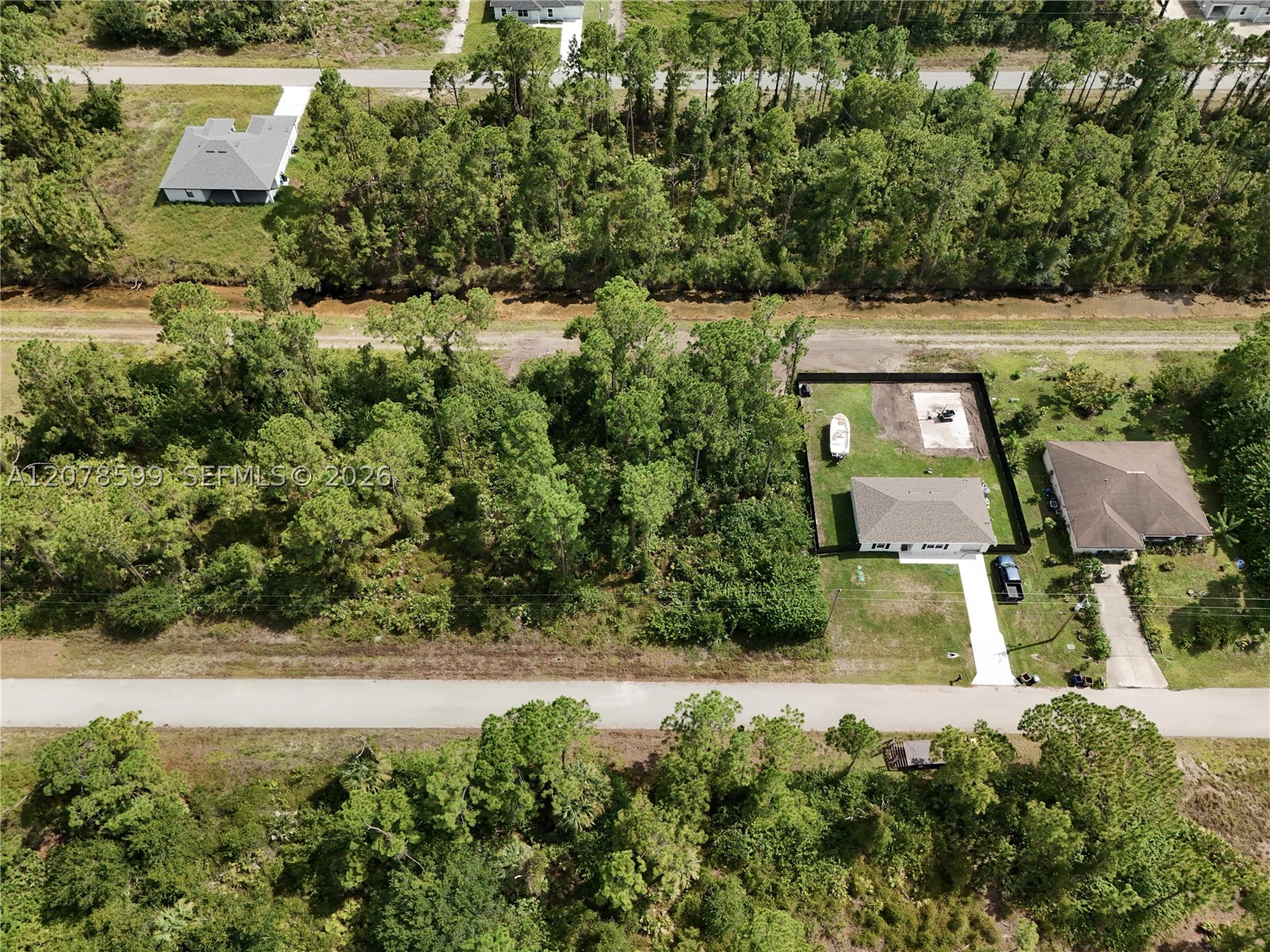1114 Craft St E Property Photo 35