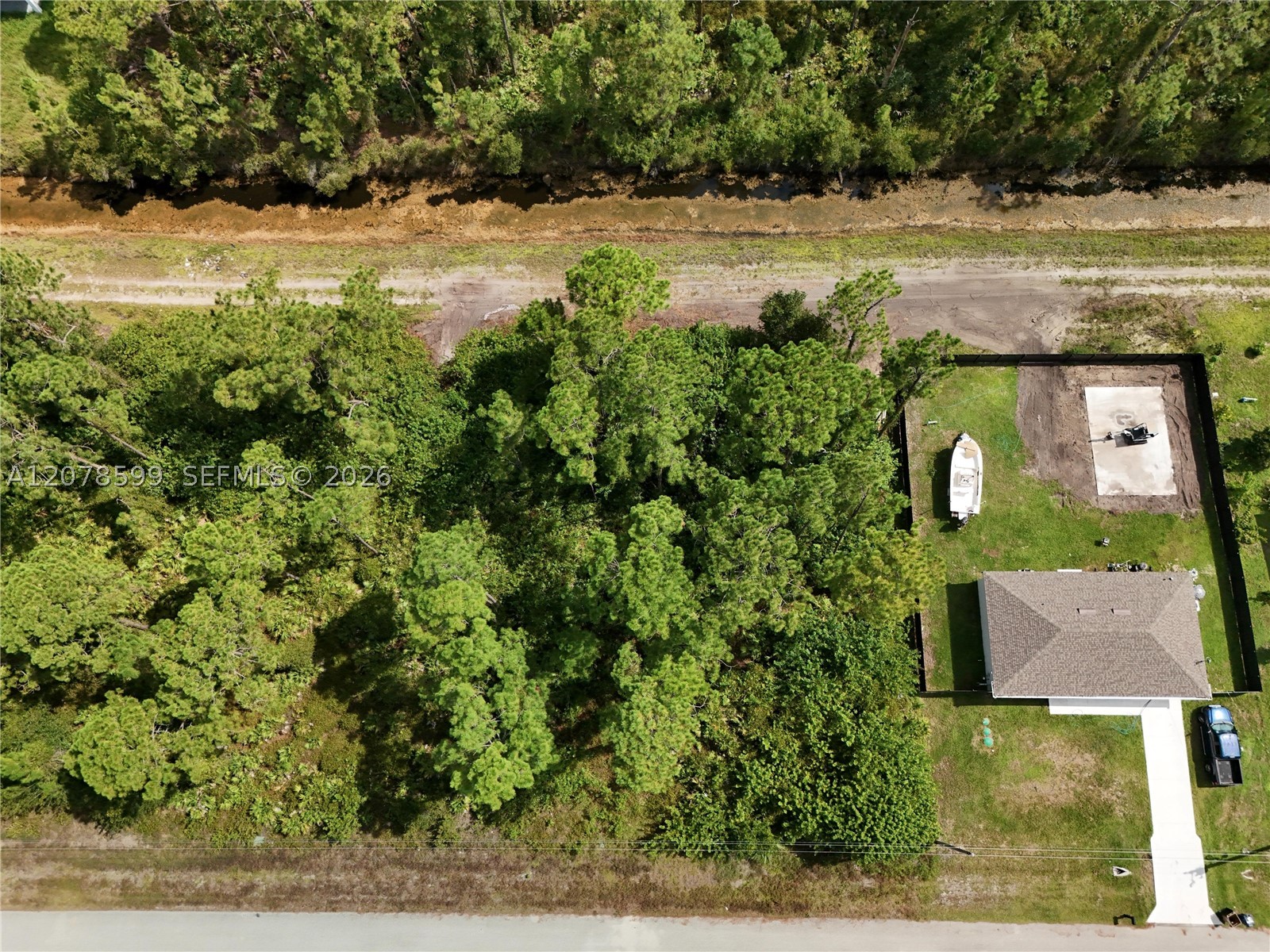1114 Craft St E Property Photo 38