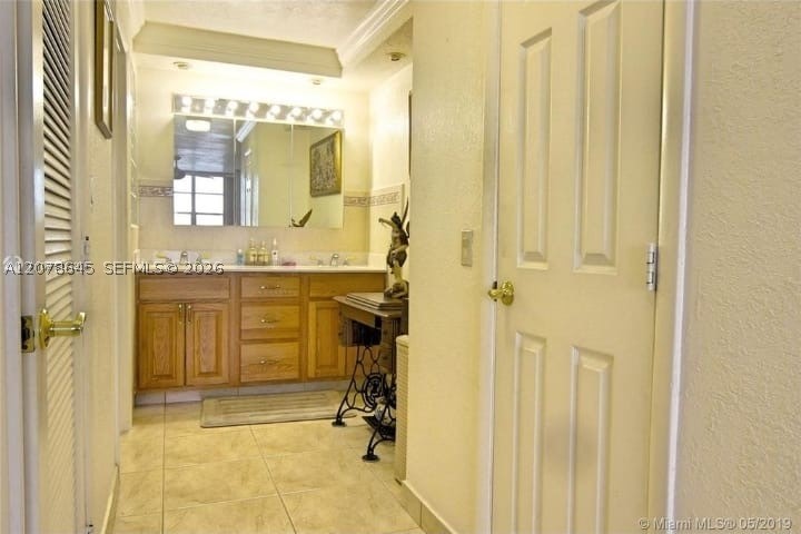 3800 S Ocean Dr 605 Property Photo 17