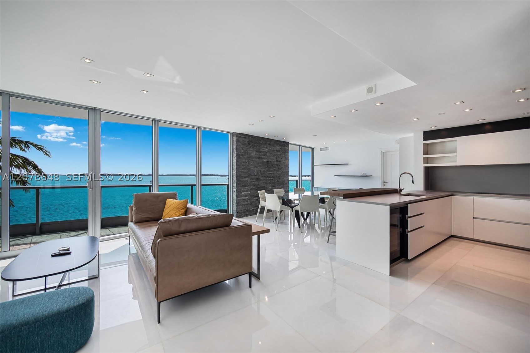 1331 Brickell Bay Dr Bl-33 Property Photo 2