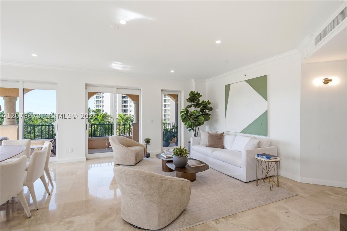 13633 Deering Bay Dr 256 Property Photo 4