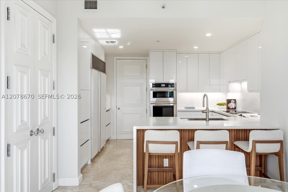 13633 Deering Bay Dr 256 Property Photo 11