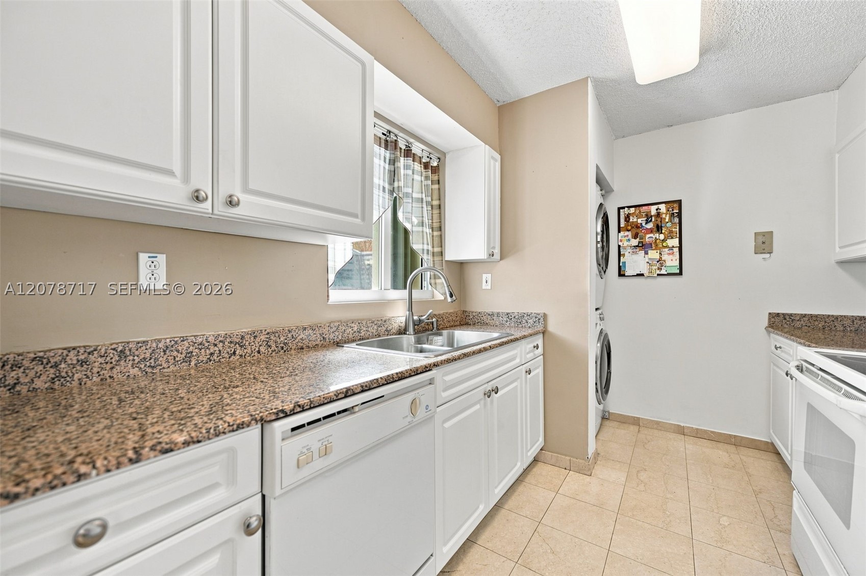 5900 Collins Ave 1006 Property Photo 5