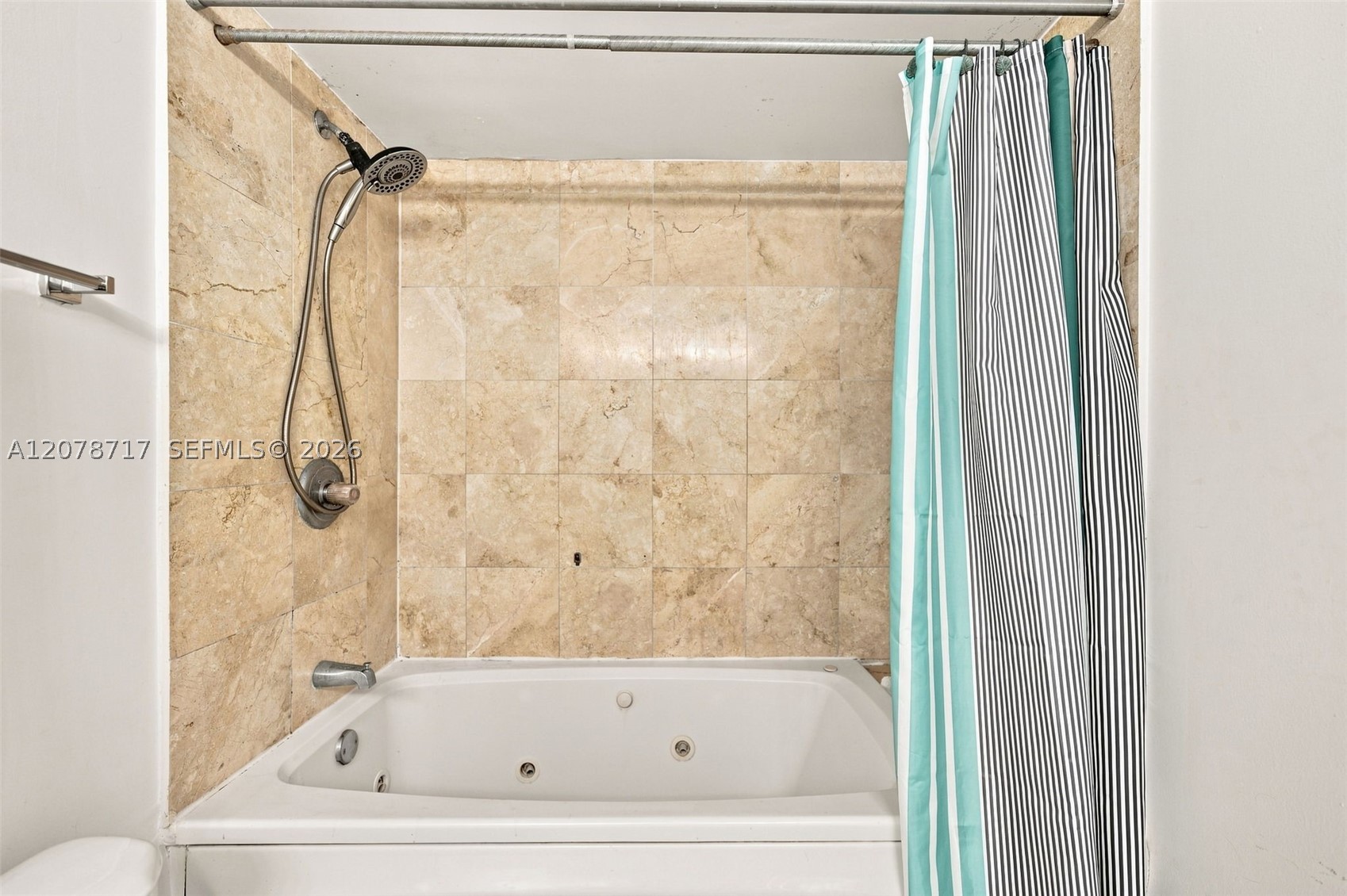 5900 Collins Ave 1006 Property Photo 11