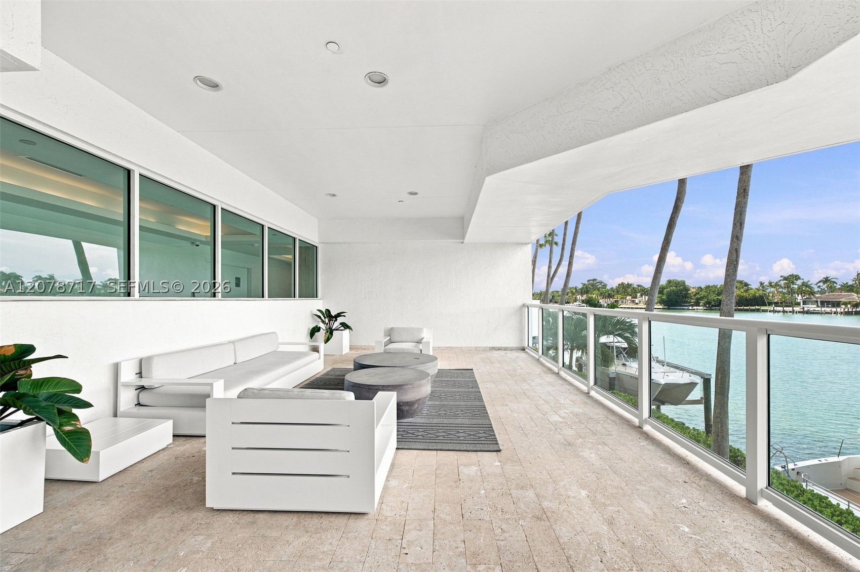 5900 Collins Ave 1006 Property Photo 21