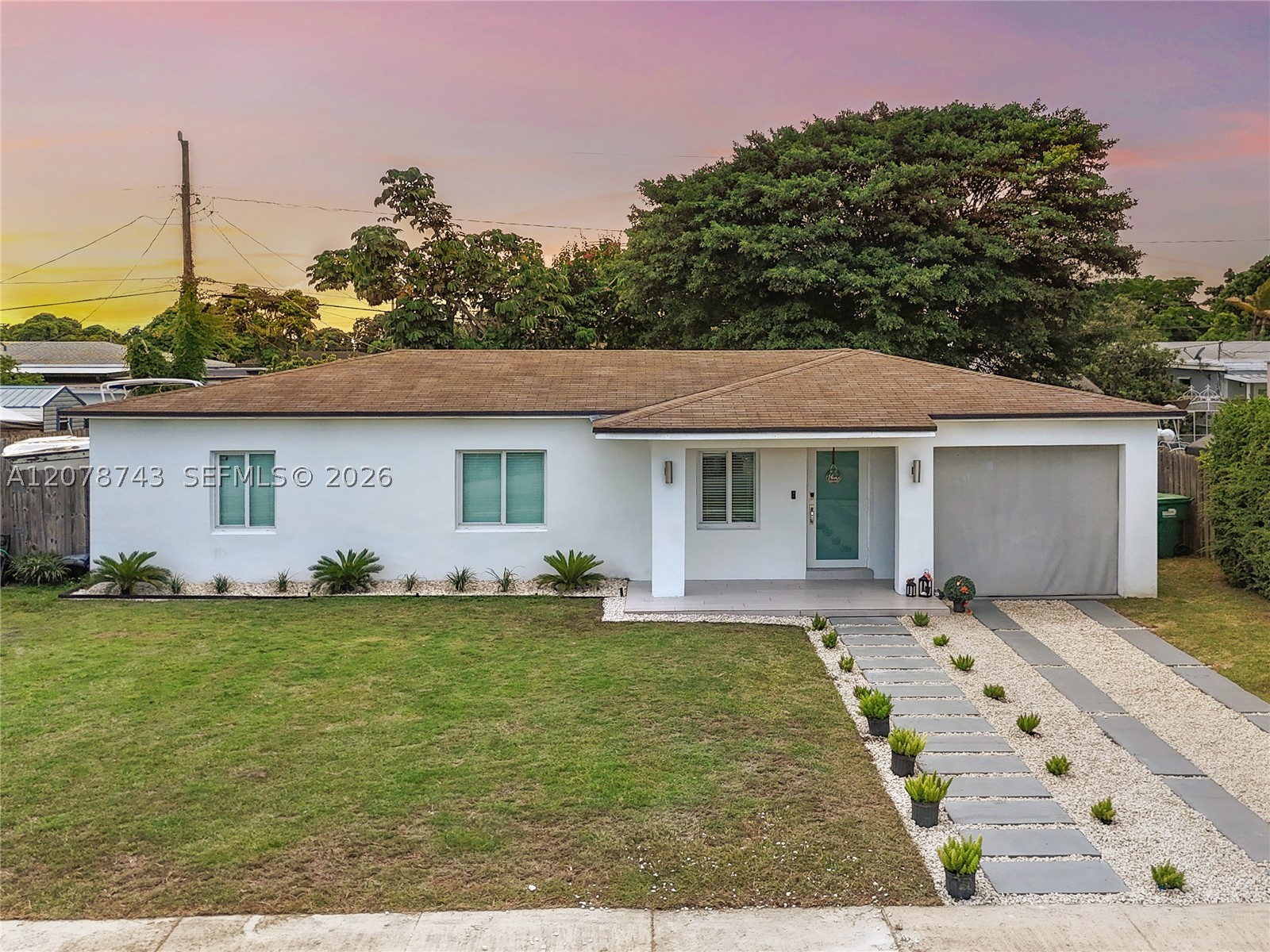 14940 Pierce St Property Photo 1