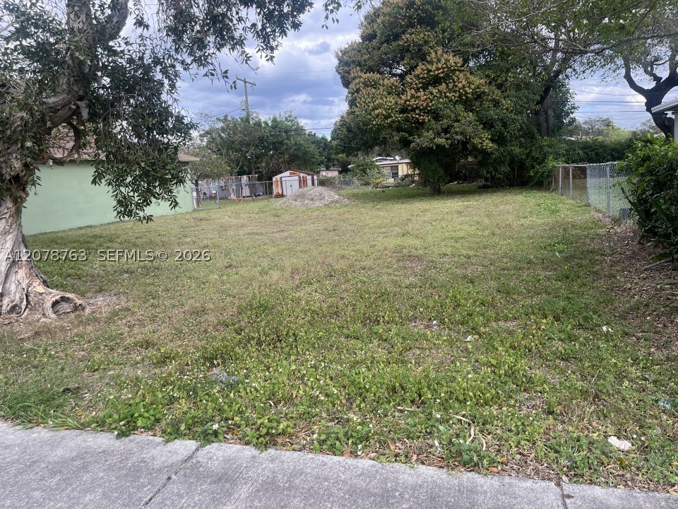 636 Nw 12th Ave Property Photo 1