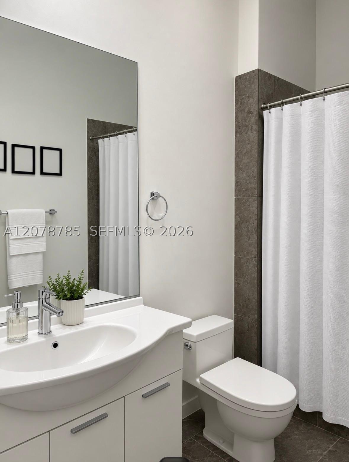 475 Brickell Ave 1410 Property Photo 11