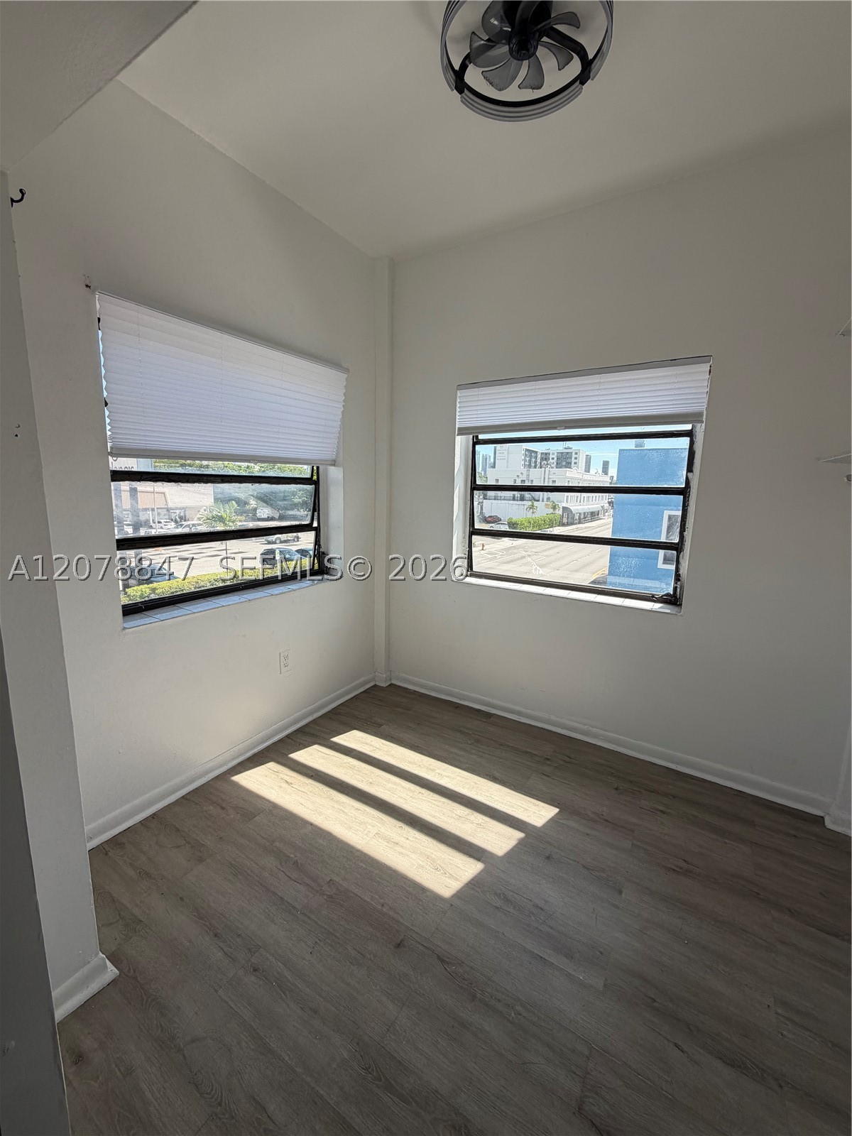 1560 Sw 5th St 5 Property Photo 3