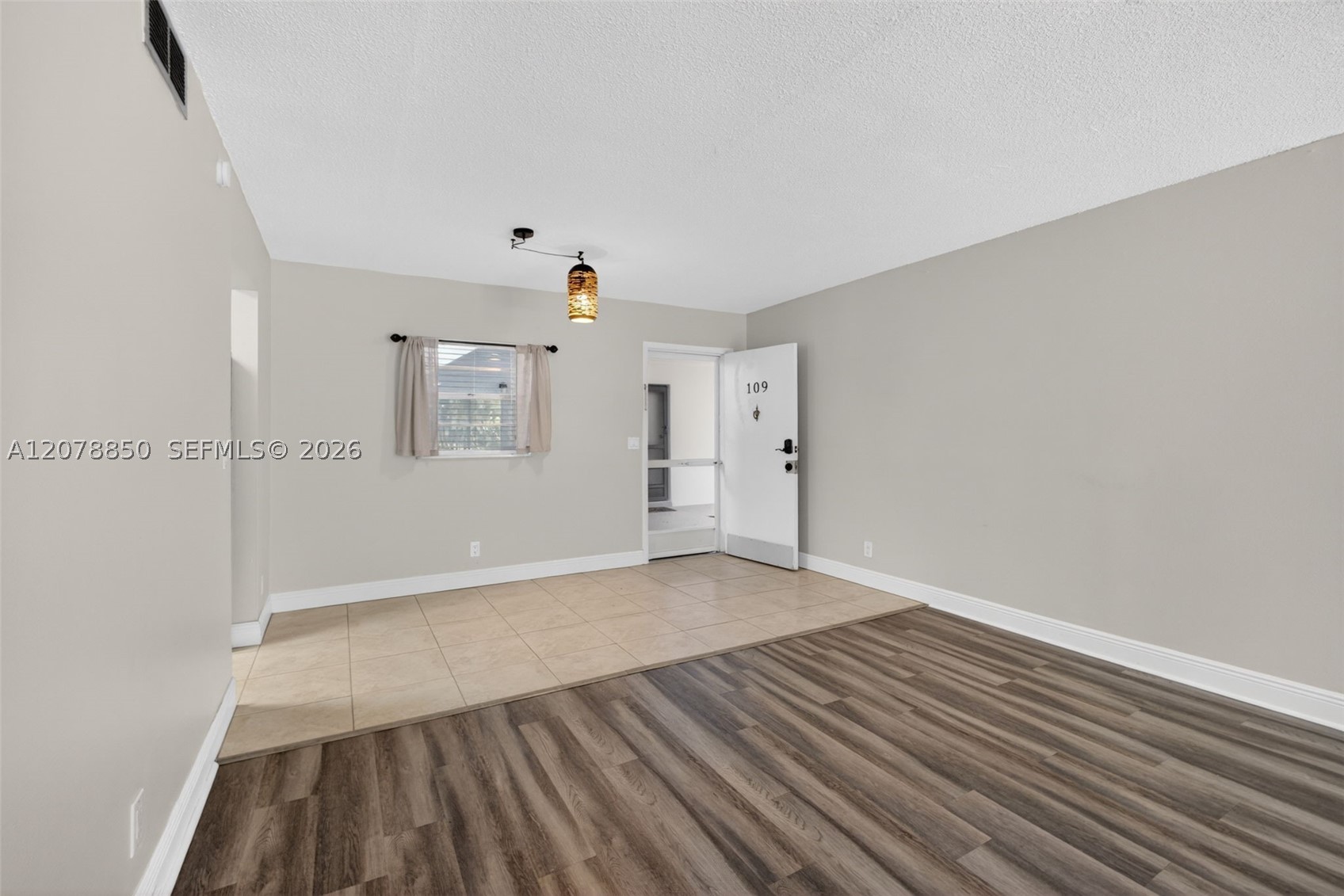 725 Hummingbird Way 109 Property Photo 6