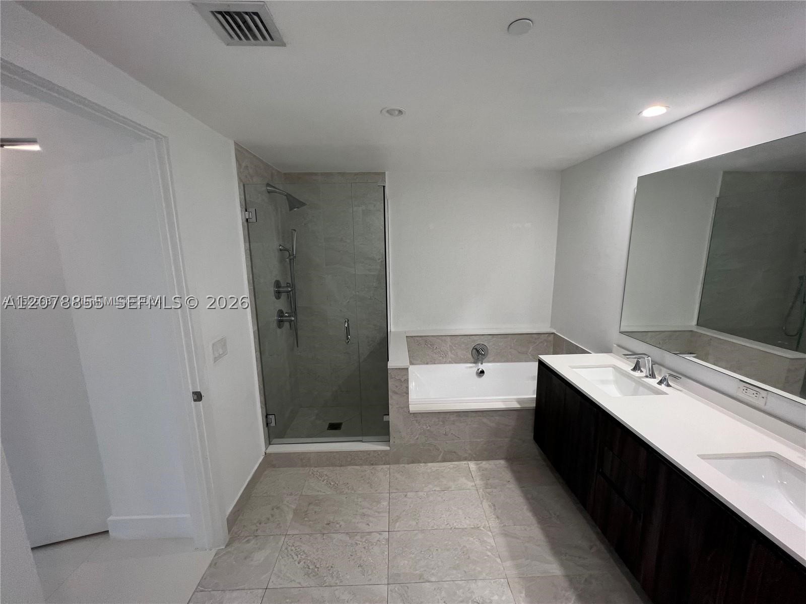 488 Ne 18th St 3100 Property Photo 10