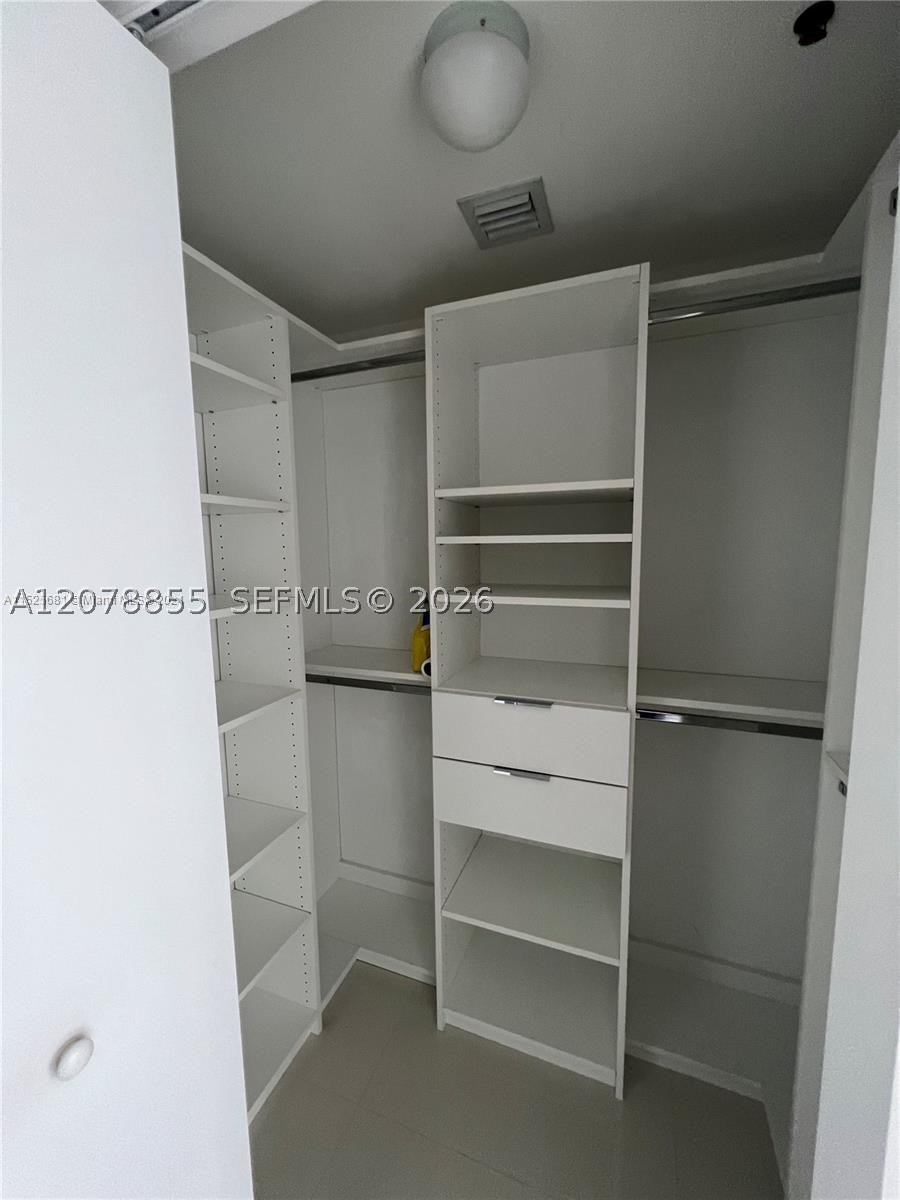 488 Ne 18th St 3100 Property Photo 16