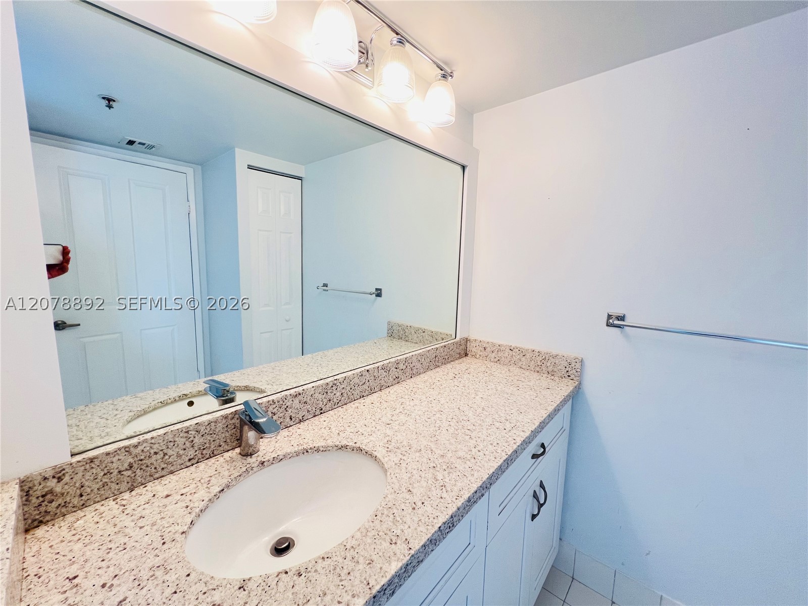 2351 Douglas Rd 1304 Property Photo 7