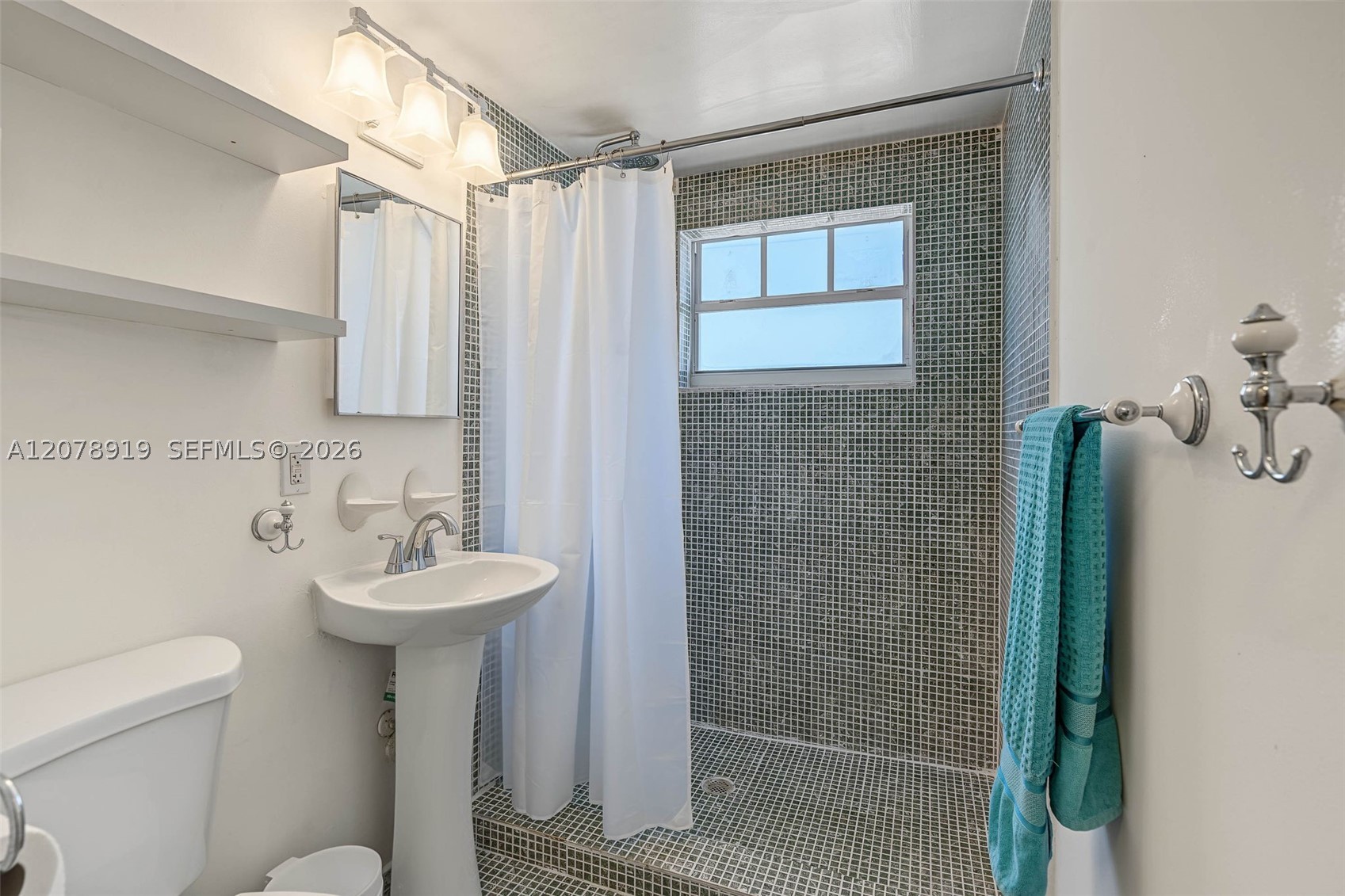915 8th St 102 Property Photo 13
