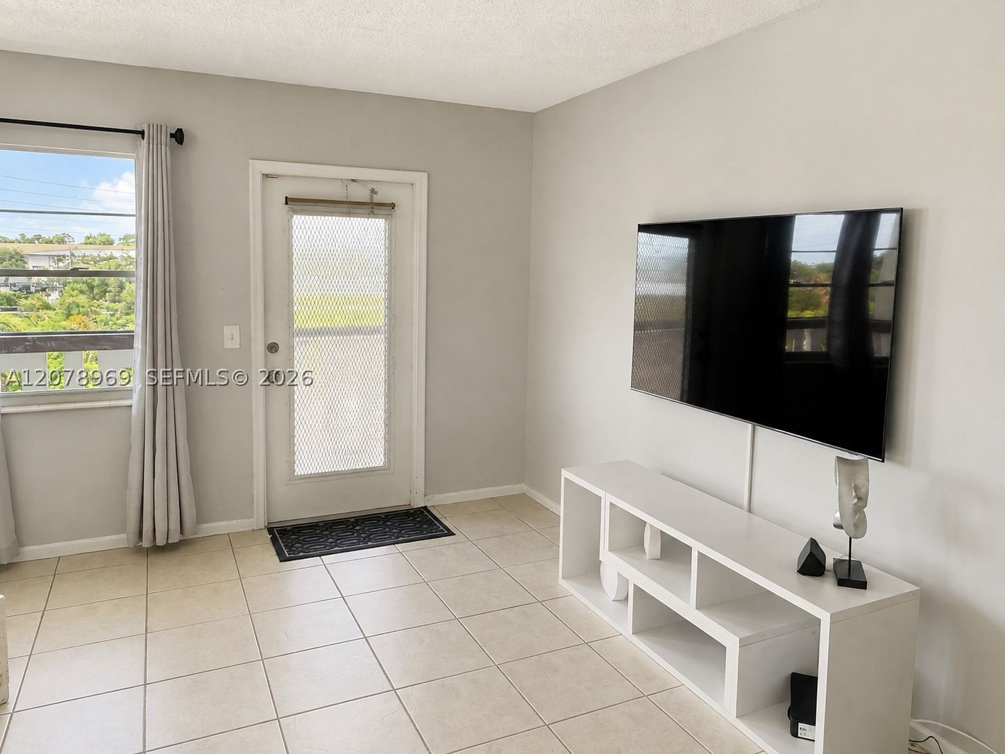 425 Southampton B 425 Property Photo 22