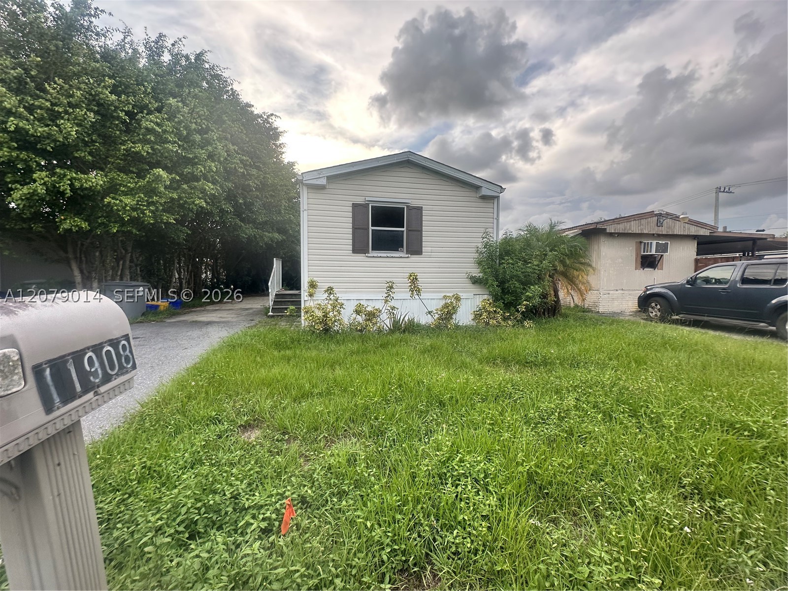 11908 Cove Pl A Property Photo 1