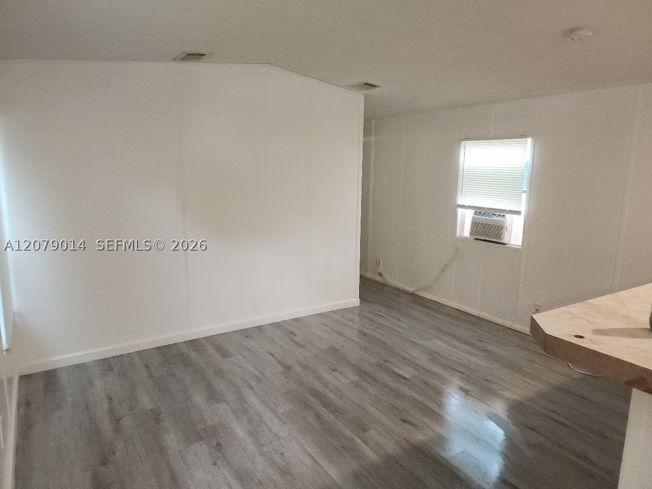 11908 Cove Pl A Property Photo 3