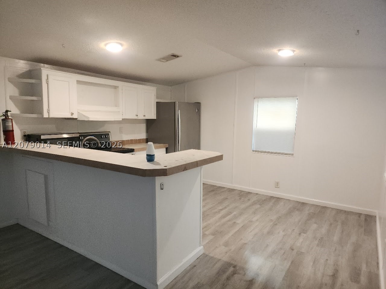 11908 Cove Pl A Property Photo 6