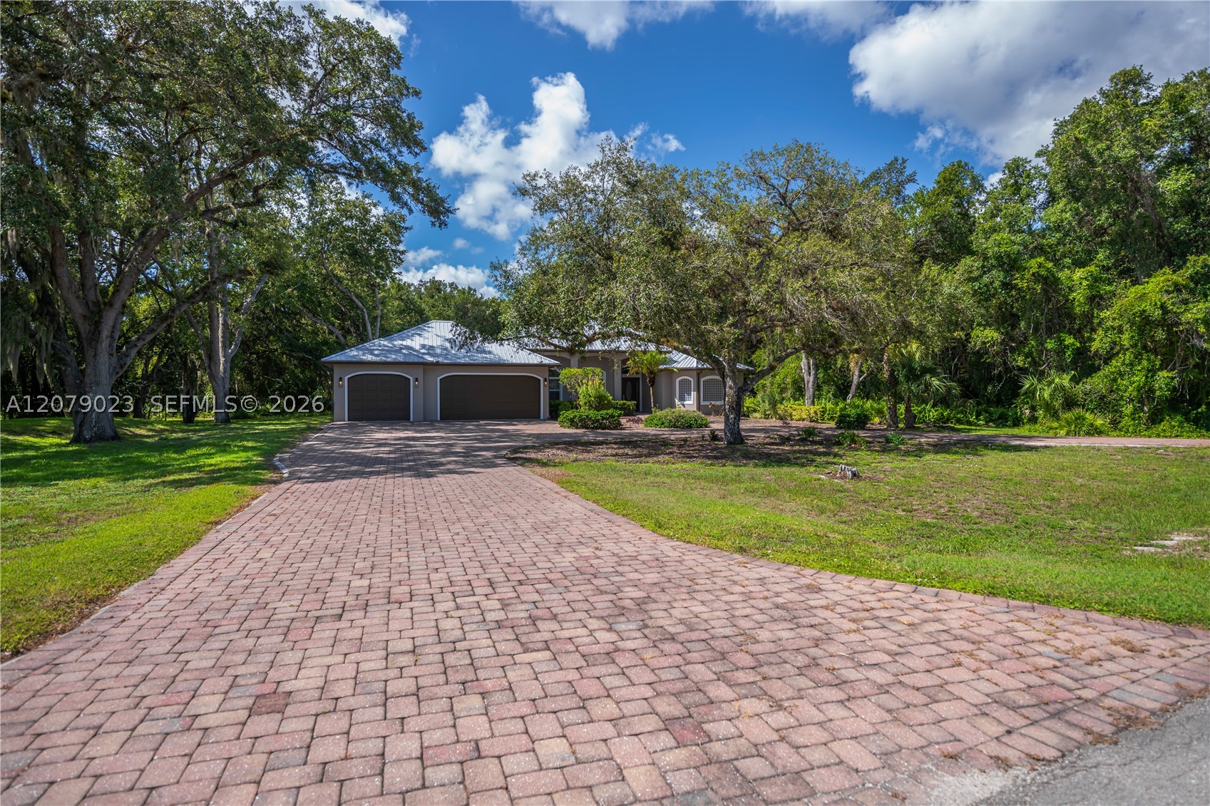 4033 Oak Haven Dr. Property Photo 3