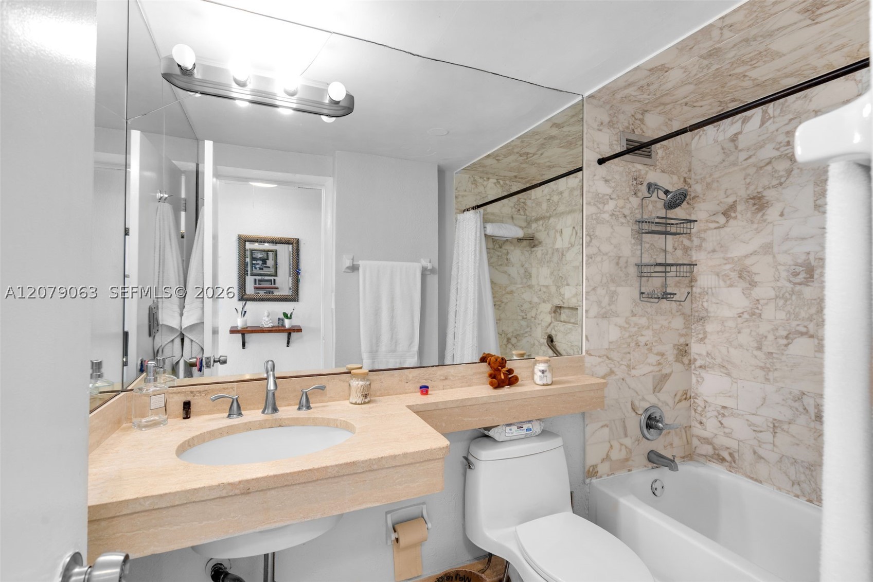 700 Biltmore Way 1017 Property Photo 12