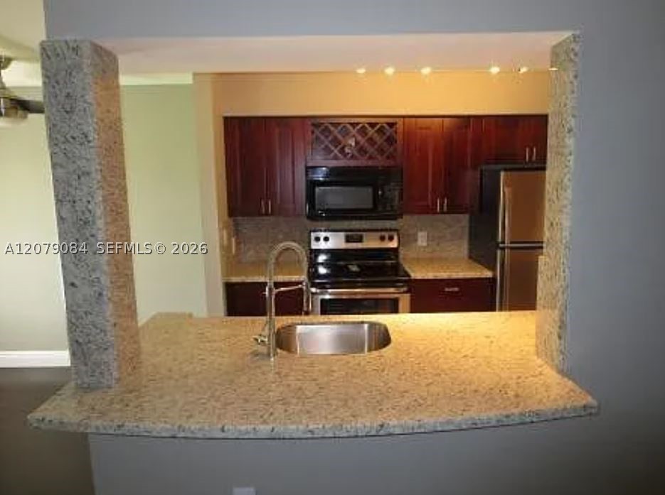2405 NW 33rd St 1211 Property Photo 1